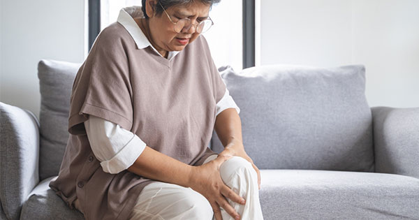How to Relieve Knee Pain Naturally
